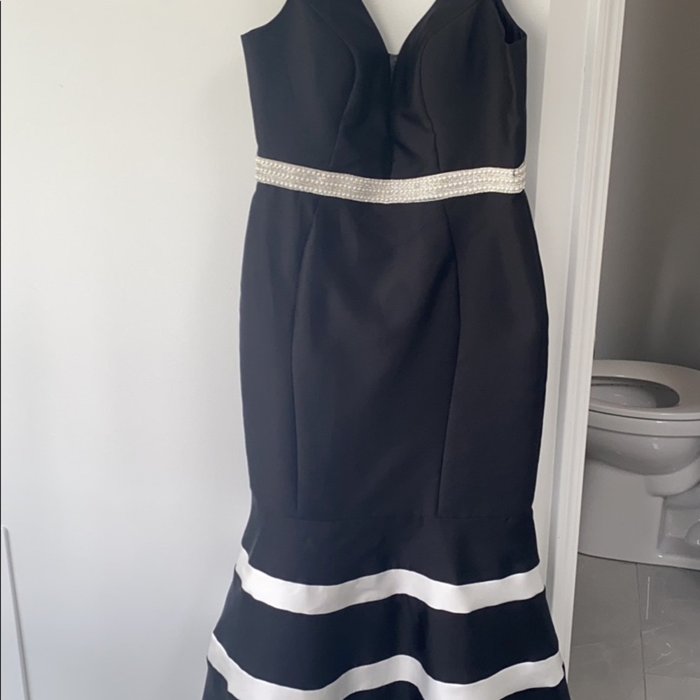 Black and white mermaid dress size 8